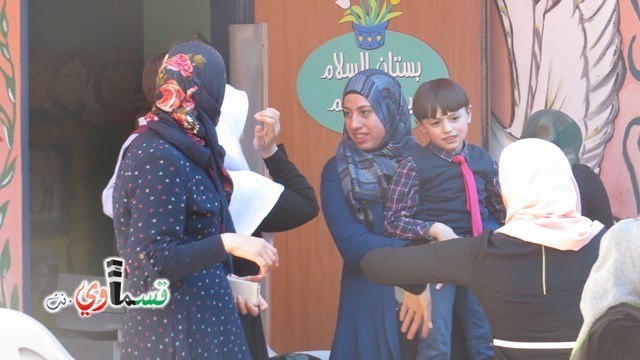 كفرقاسم – فيديو: بساتين الامل, السلام , والمحبة تحتفل بعيد الام على انغام عمو انس وجوقته ..